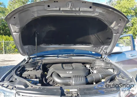 2015 Jeep Grand Cherokee Laredo z USA, uszkodzony, nr VIN 1C4RJEAG3FC721644